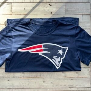 Nike New England Patriots Dri Fit T shirt w logo size medium like new